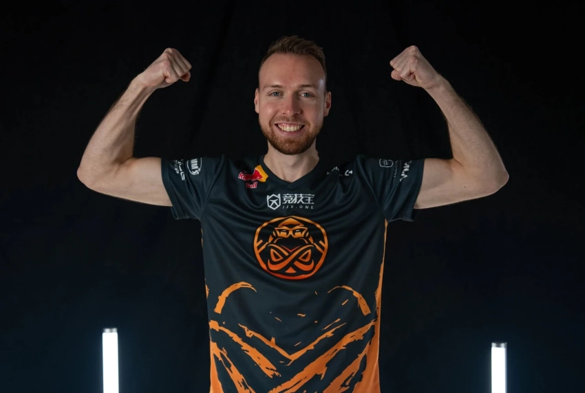 Тренер 100 Thieves по Counter-Strike 2 рассказал о самых сложных моментах карьеры